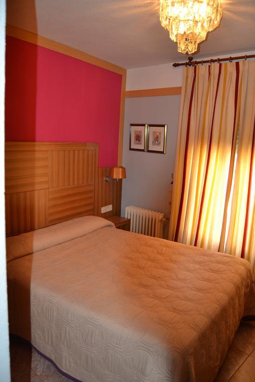 אלקאלה דה הנארס Hostal Don Juan I חדר תמונה