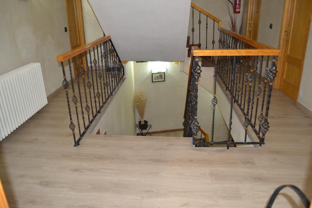 אלקאלה דה הנארס Hostal Don Juan I מראה חיצוני תמונה