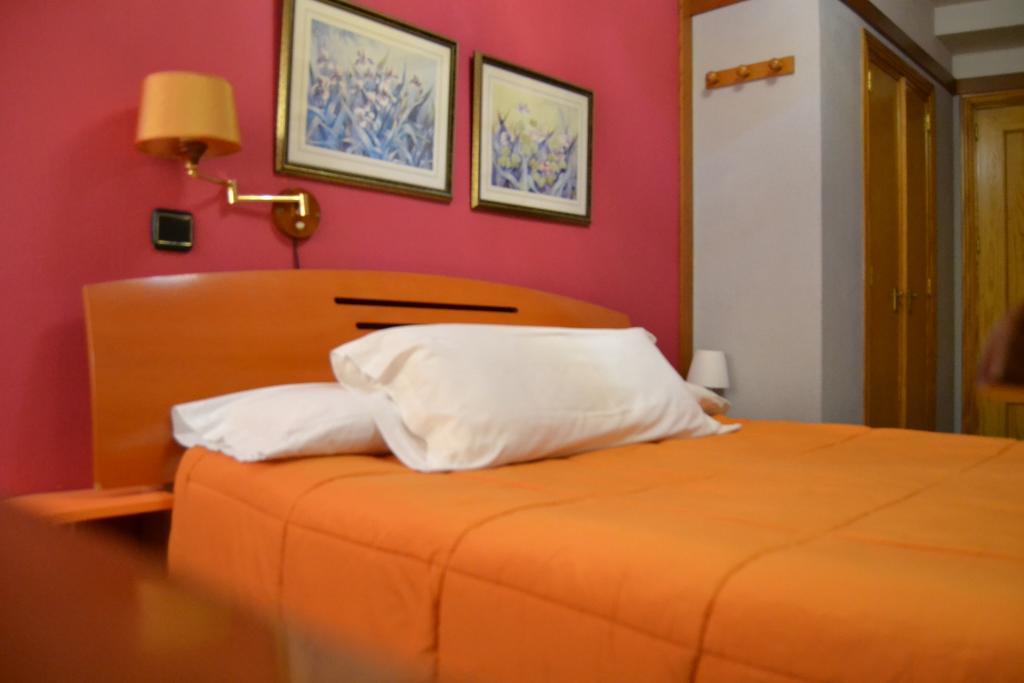 אלקאלה דה הנארס Hostal Don Juan I מראה חיצוני תמונה