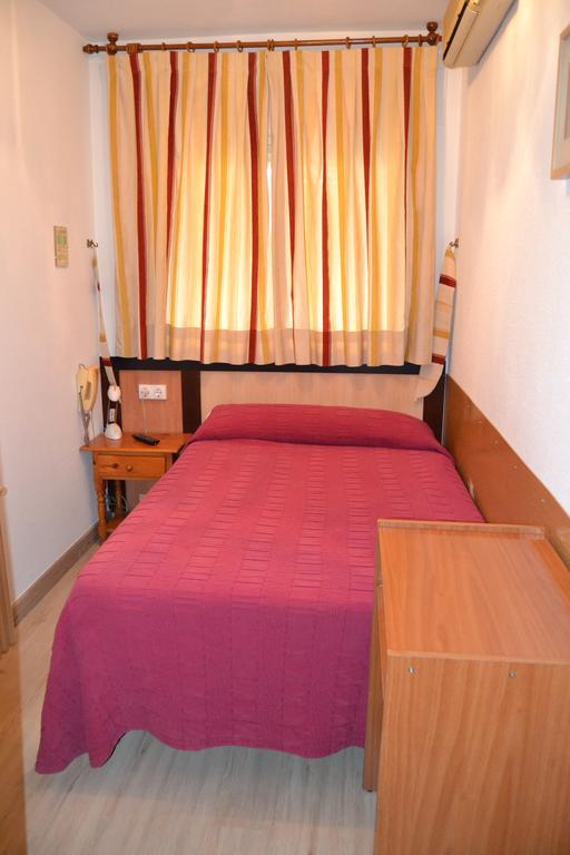 אלקאלה דה הנארס Hostal Don Juan I מראה חיצוני תמונה