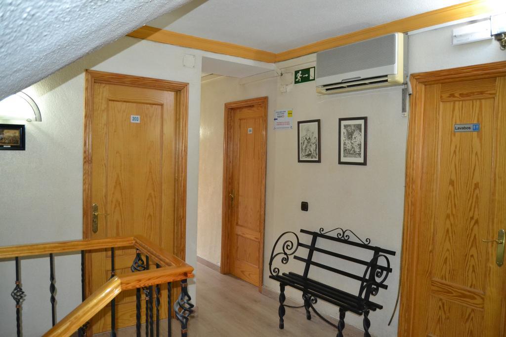 אלקאלה דה הנארס Hostal Don Juan I מראה חיצוני תמונה